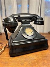 Antique Vintage 1930's Australian AWA Party Line Black Bakelite Telephone