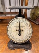 Antique American Columbia Family 24lb Metal Kitchen Scale Landers Frary & Clark