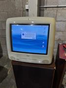 Vintage Apple iMac G3 Snow White (600MHz, 256MB RAM, 40GB HDD) – Powers On